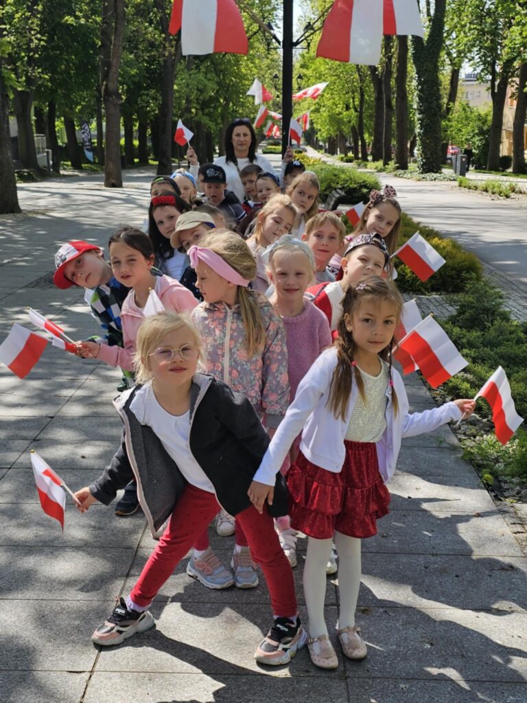 Święta Majowe w grupie ''Pszczółki''