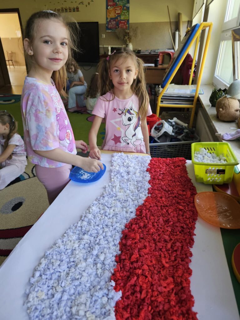 Święta Majowe w grupie ''Pszczółki''