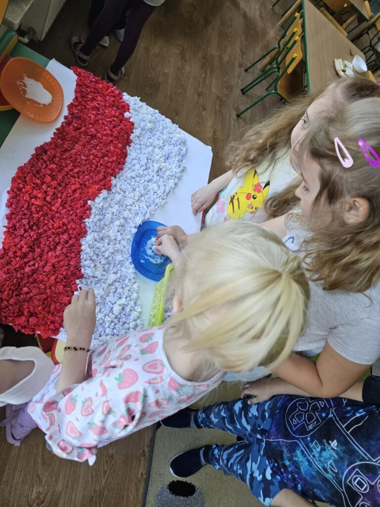 Święta Majowe w grupie ''Pszczółki''