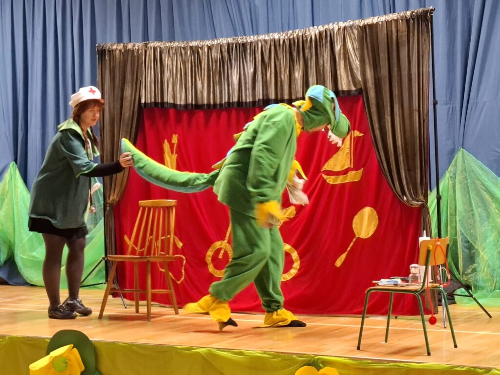 TEATRZYK PT. ,,DOKĄD POSZŁO ZDROWIE"