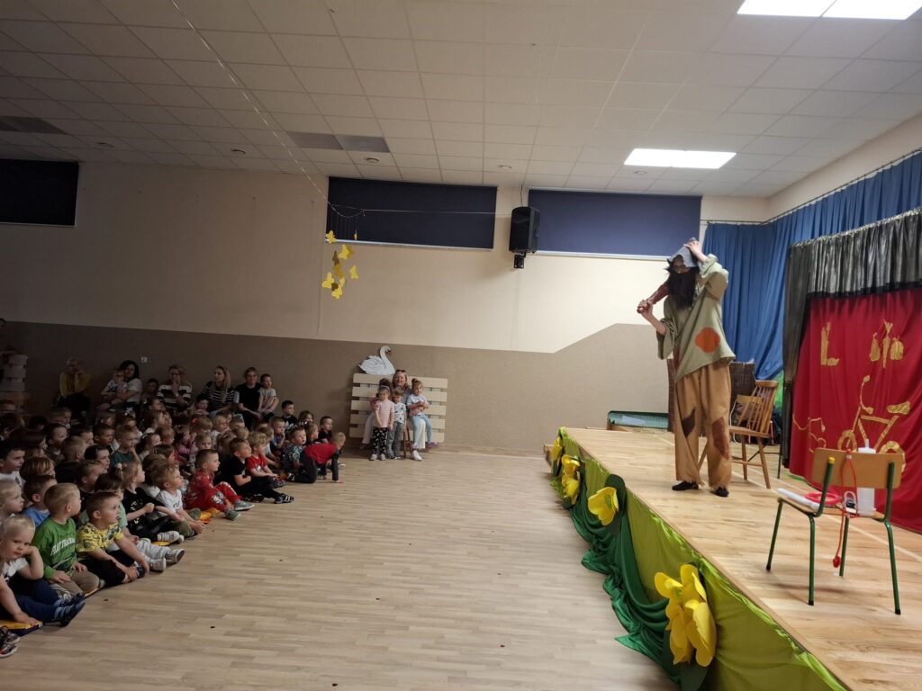 TEATRZYK PT. ,,DOKĄD POSZŁO ZDROWIE"