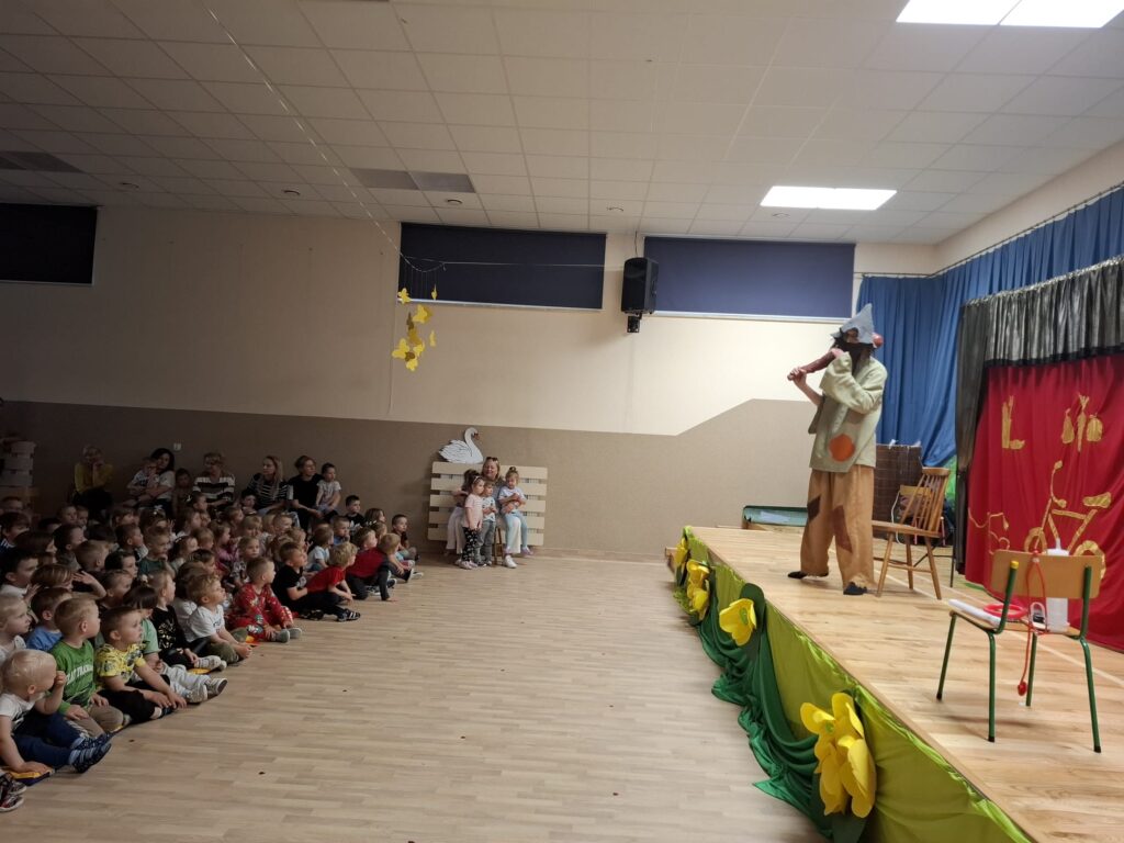 TEATRZYK PT. ,,DOKĄD POSZŁO ZDROWIE"