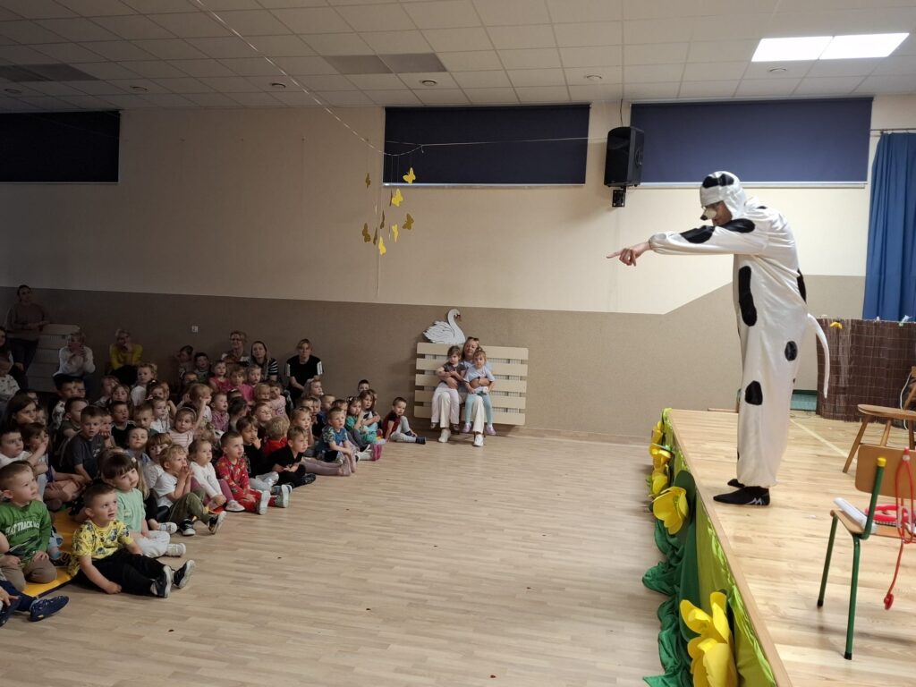 TEATRZYK PT. ,,DOKĄD POSZŁO ZDROWIE"