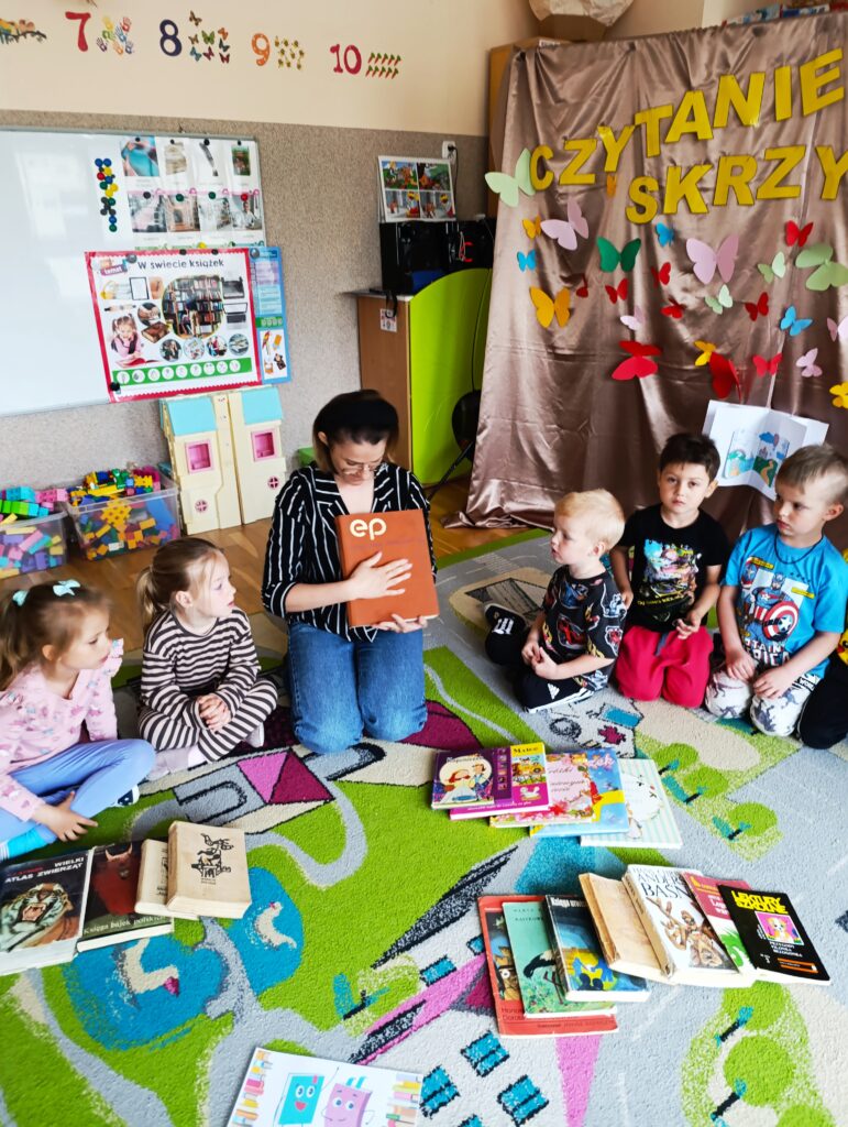 CZYTANIE DODAJE SKRZYDEŁ