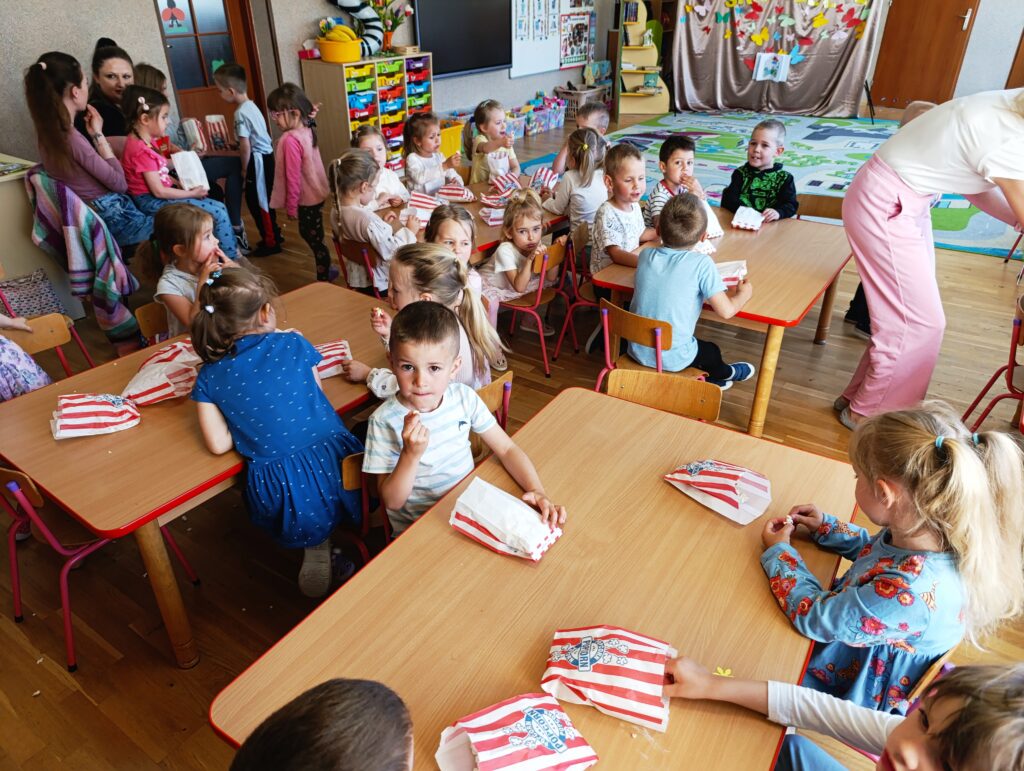 CZYTANIE DODAJE SKRZYDEŁ