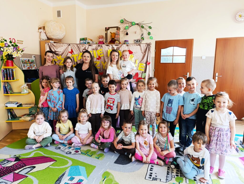 CZYTANIE DODAJE SKRZYDEŁ