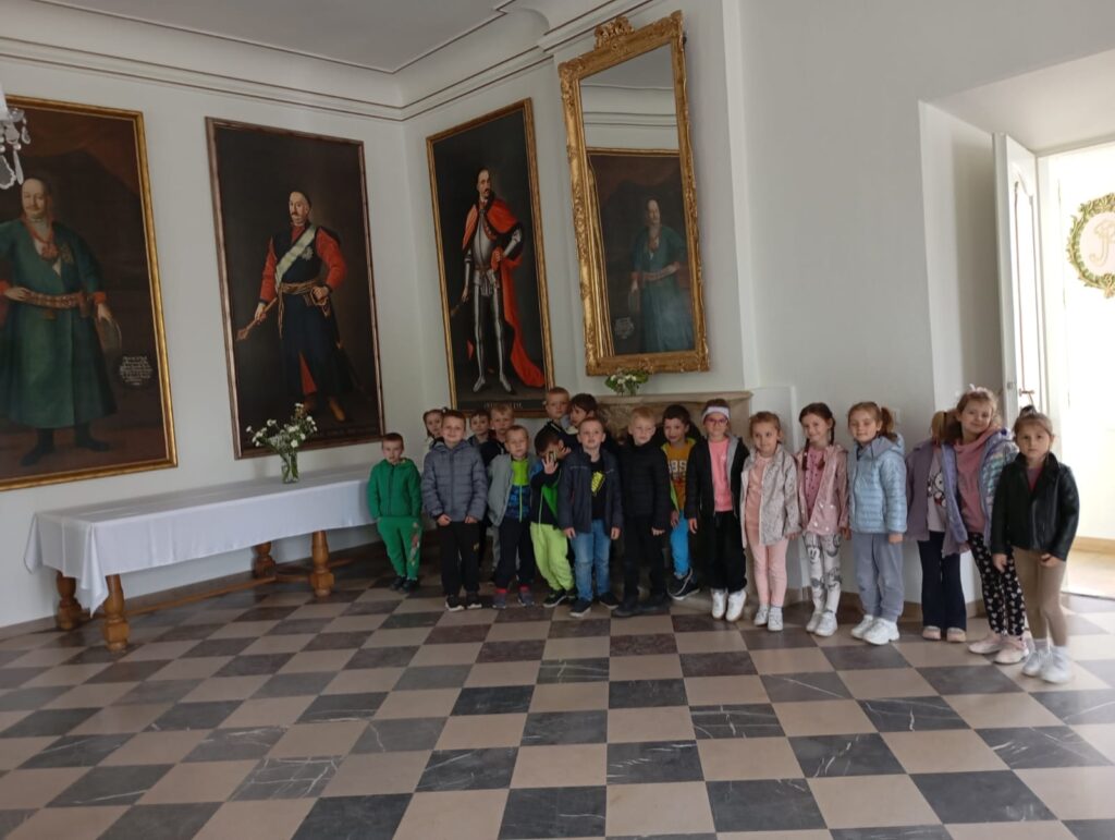 Wycieczka do Kurozwęk grupa ''Motylki''