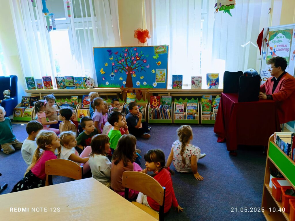 Spotkanie z książką grupa ''Żyrafki''