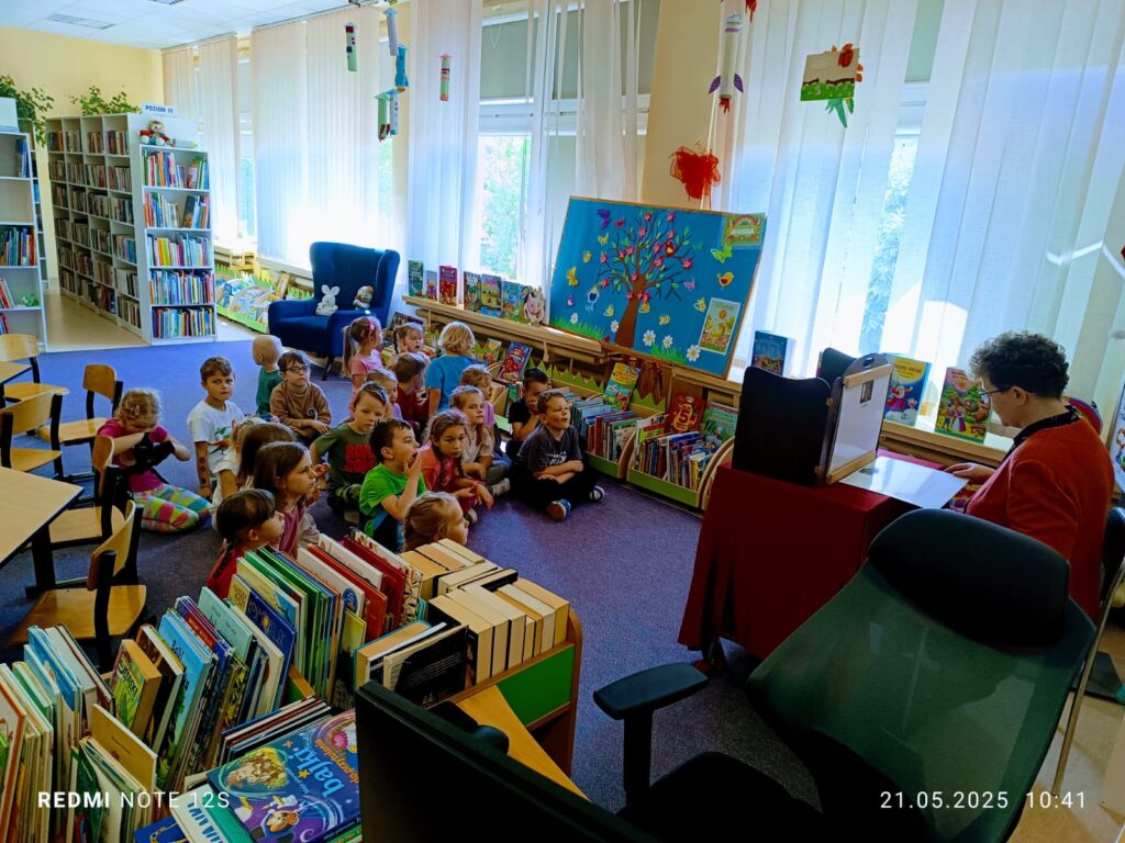 Spotkanie z książką grupa ''Żyrafki''