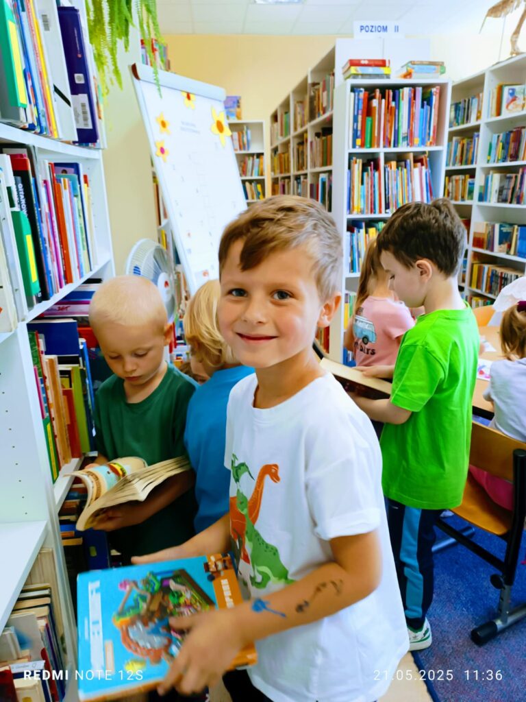 Spotkanie z książką grupa ''Żyrafki''