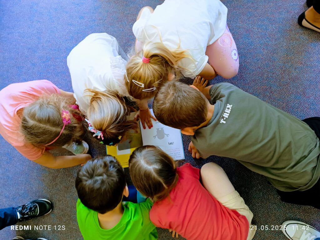 Spotkanie z książką grupa ''Żyrafki''