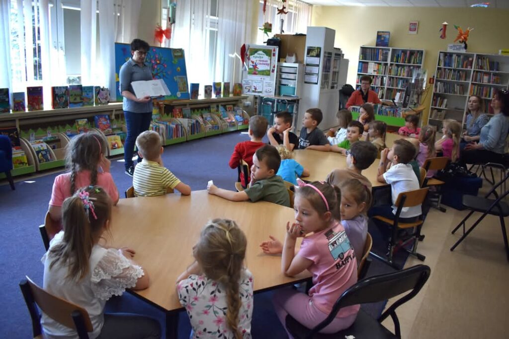 Spotkanie z książką grupa ''Żyrafki''