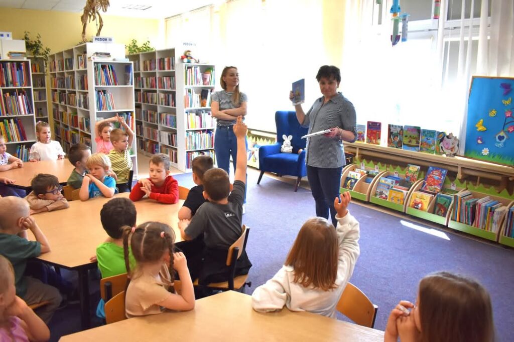 Spotkanie z książką grupa ''Żyrafki''