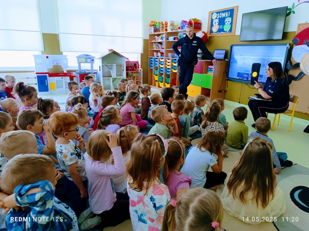 Spotkanie z Policjantem grupa ''Papużki''