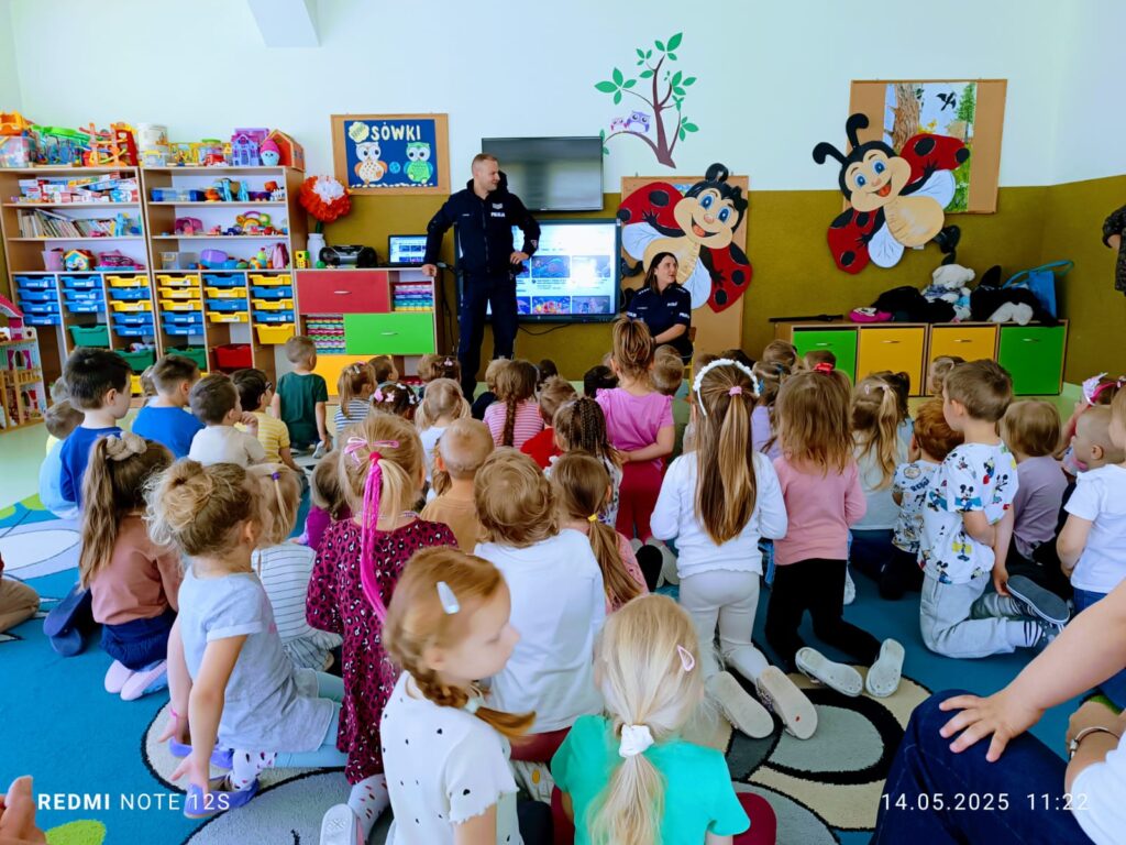 Spotkanie z Policjantem grupa ''Papużki''