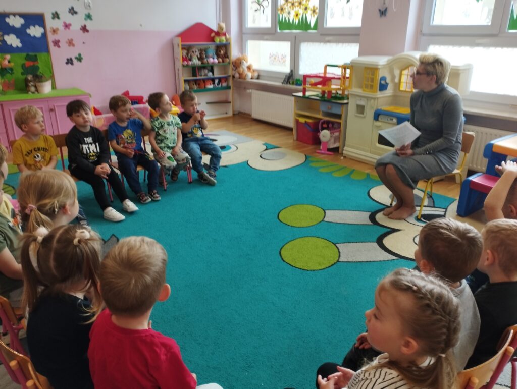 ,,CAŁA POLSKA CZYTA DZIECIOM"
