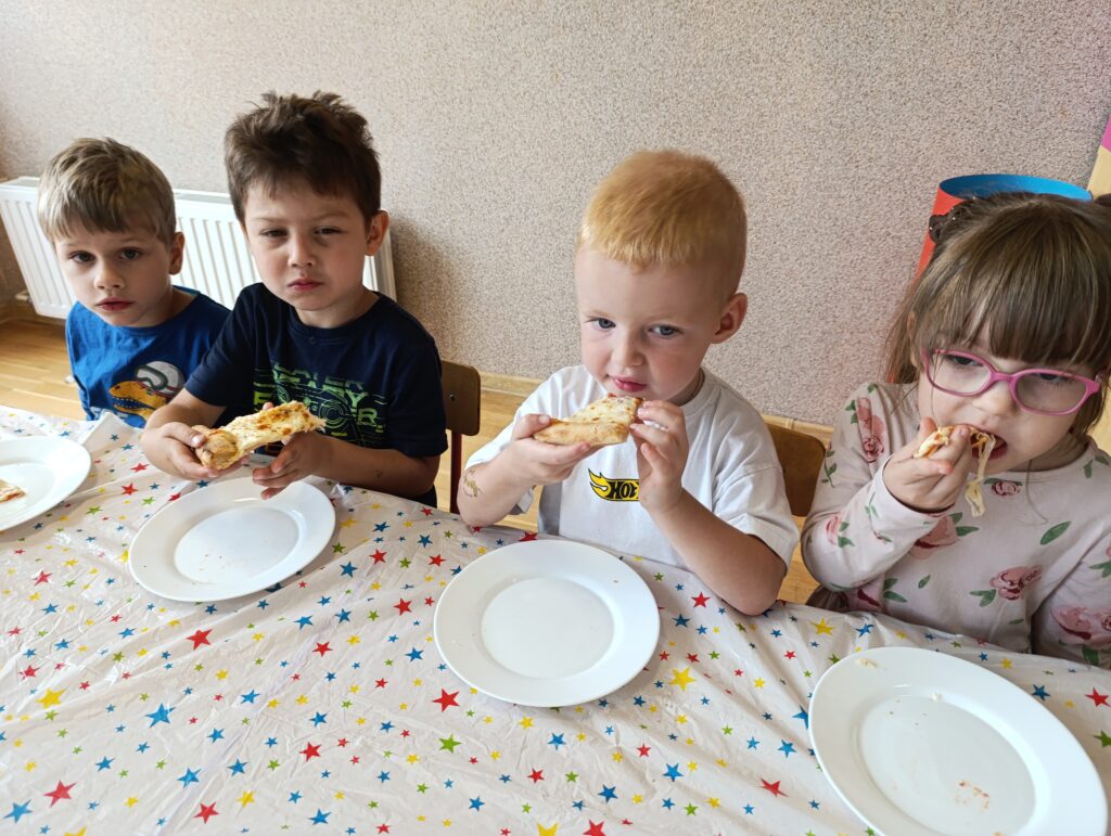 WARSZTATY ROBIENIA PIZZY Z OKAZJI DNIA DZIECKA