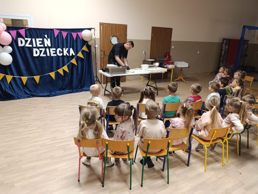 WARSZTATY ROBIENIA PIZZY Z OKAZJI DNIA DZIECKA