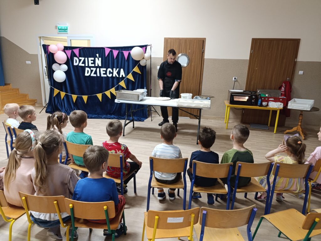 WARSZTATY ROBIENIA PIZZY Z OKAZJI DNIA DZIECKA