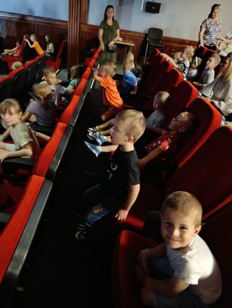SPEKTAKL TEATRALNY PT. ,,PRZYJACIELE Z BULLERBYN'' W BSCK