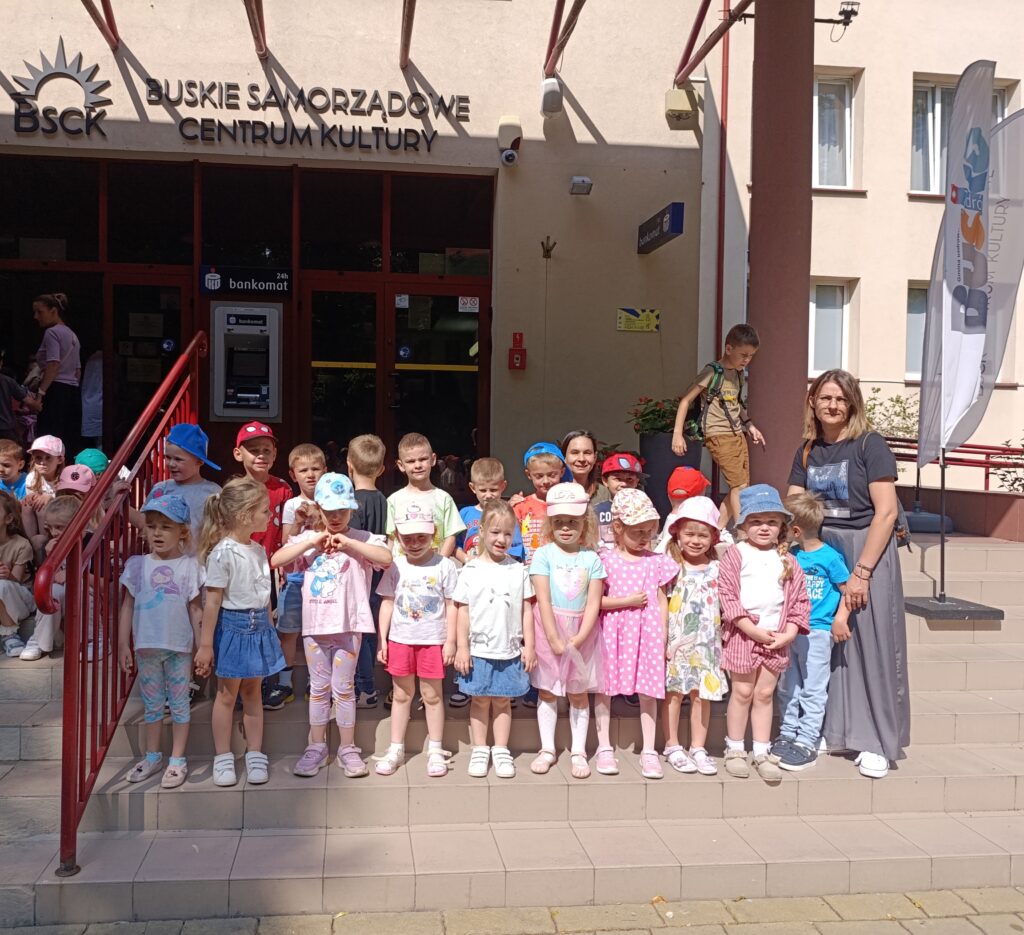 SPEKTAKL TEATRALNY PT. ,,PRZYJACIELE Z BULLERBYN'' W BSCK