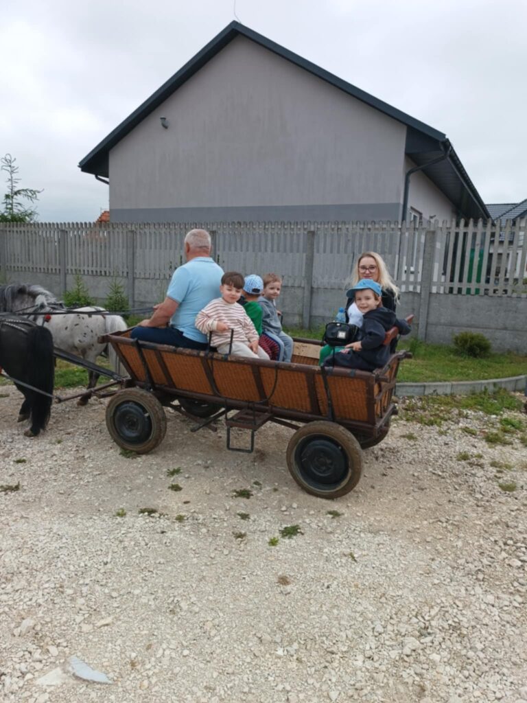 WYCIECZKA MISIÓW DO LEŚNEGO PRZYTULISKA
