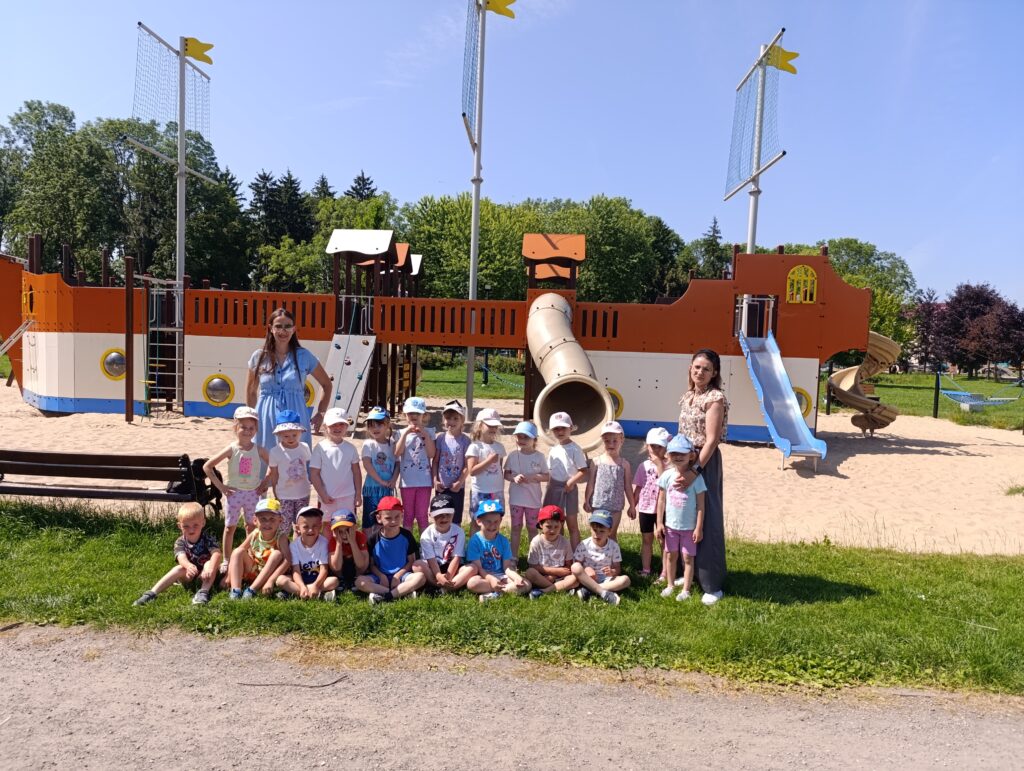 WYJŚCIE DO STREFY UZDROWISKOWEJ NA ,,PIRACKI STATEK''