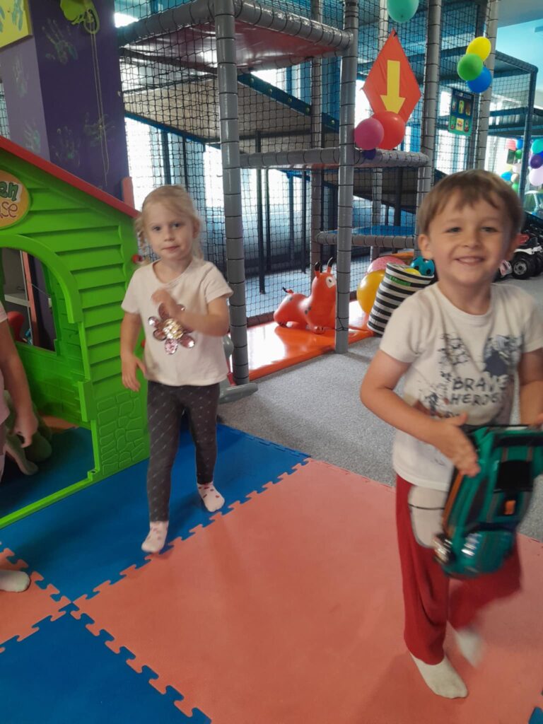 WYCIECZKA DO KIDSMANII