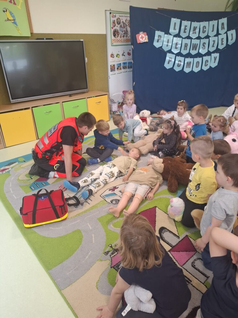 ''Lekcja pierwszej pomocy" - spotkanie z Ratownikiem Medycznym 