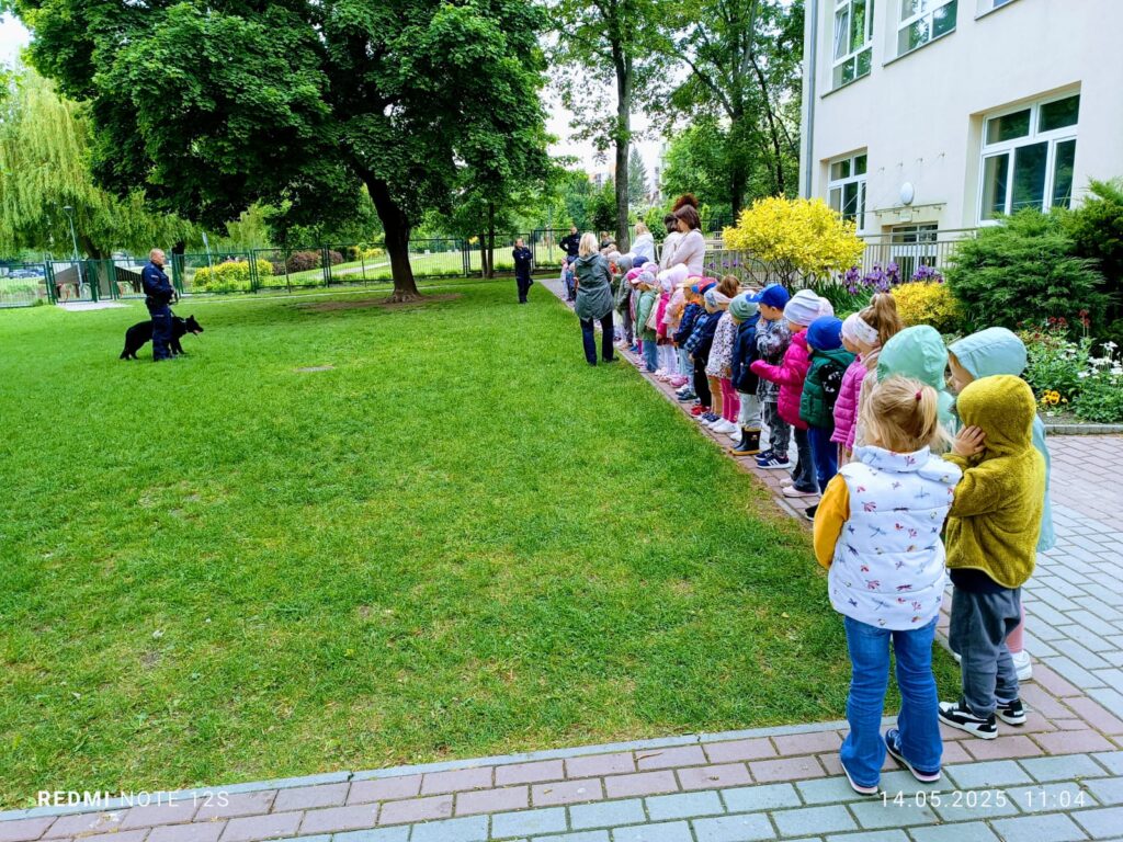 Spotkanie z Policjantem grupa ''Żyrafki''