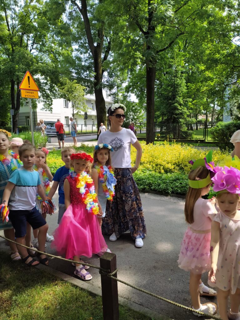 Parada Kwiatów grupa ''Tygryski''