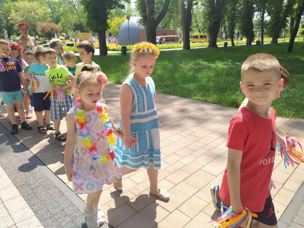 Parada Kwiatów grupa ''Tygryski''