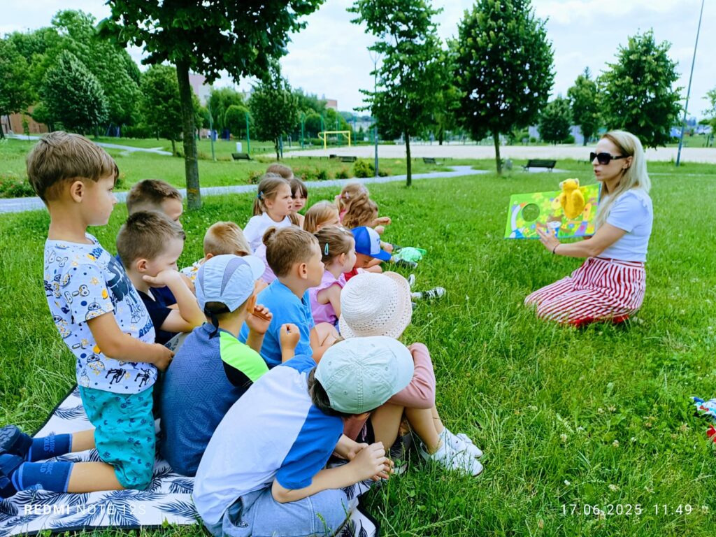 Udział w Akcji "Czytanie na Polanie" edycja 2025 grupa "Żyrafki"