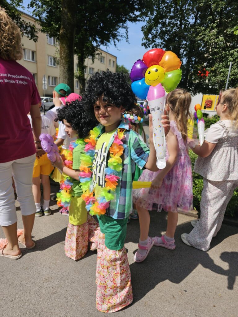 ''Parada Kwiatów'' grupa ''Pszczółki''