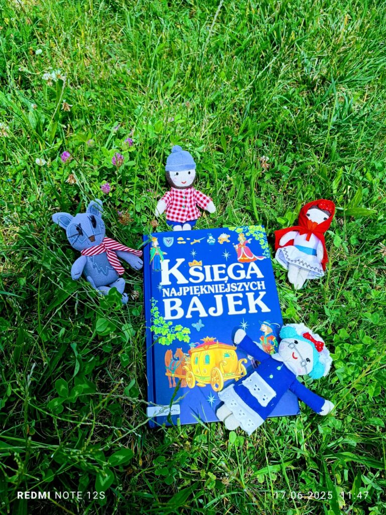 MIĘDZYNARODOWA AKCJA ,,CZYTANIE NA POLANIE"