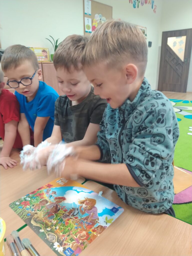 Dzień Mycia Rąk w grupie "Pszczółki".