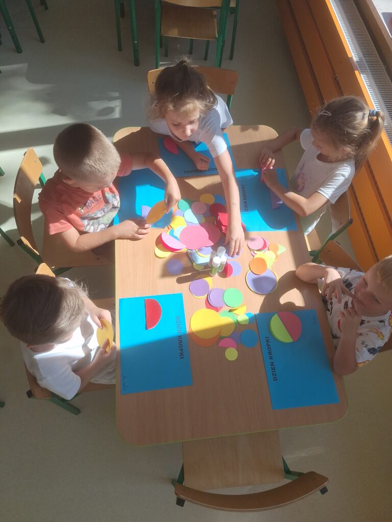 DZIEŃ KROPKI GRUPA Żyrafki