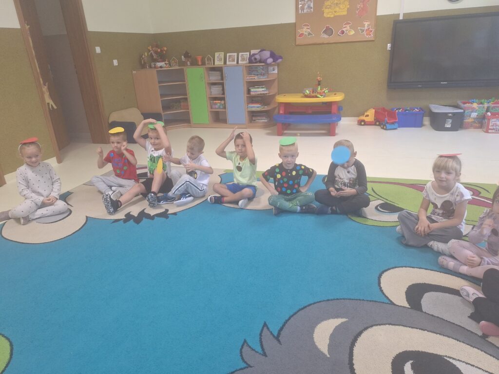 DZIEŃ KROPKI GRUPA Żyrafki