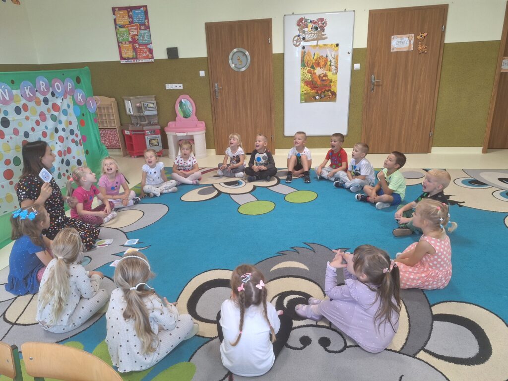 DZIEŃ KROPKI GRUPA Żyrafki