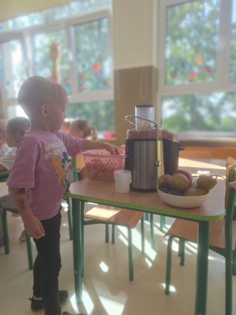 DZIEŃ JABŁKA PEŁEN SMAKU! - GRUPA ŻYRAFKI 