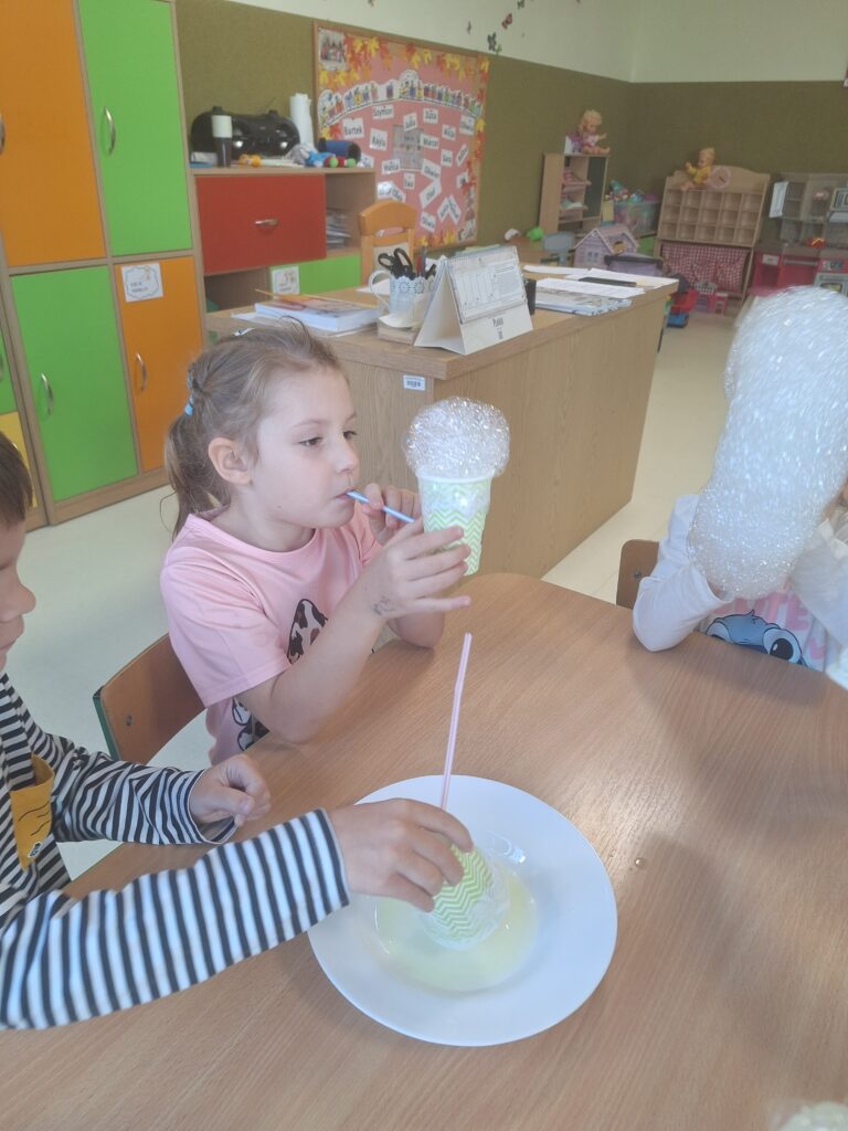 PROJEKT: "ALFABET LOGOPEDYCZNY" - GRUPA ŻYRAFKI 