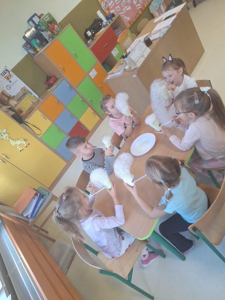 PROJEKT: "ALFABET LOGOPEDYCZNY" - GRUPA ŻYRAFKI 