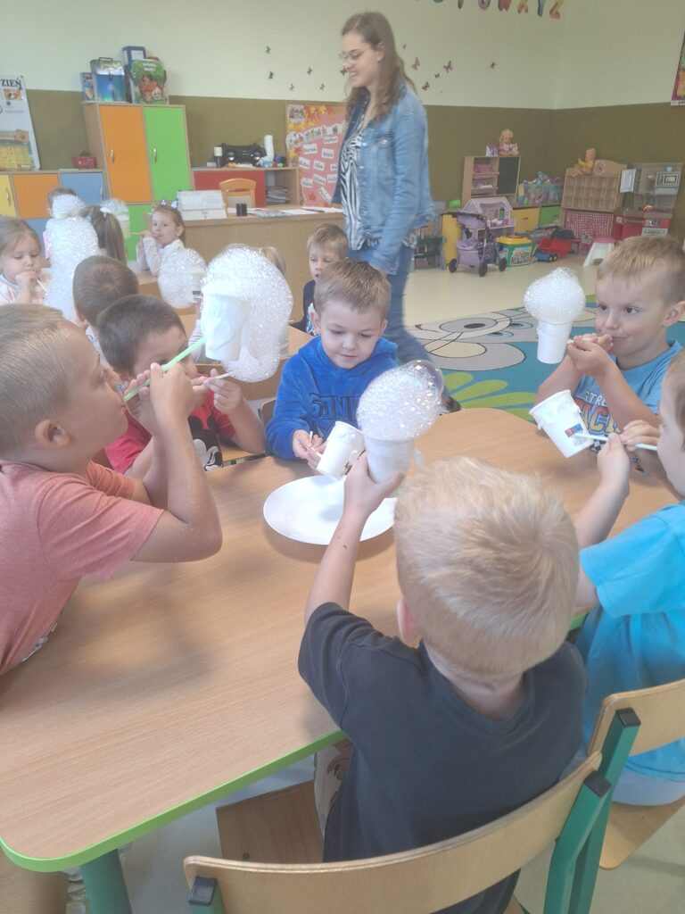 PROJEKT: "ALFABET LOGOPEDYCZNY" - GRUPA ŻYRAFKI 