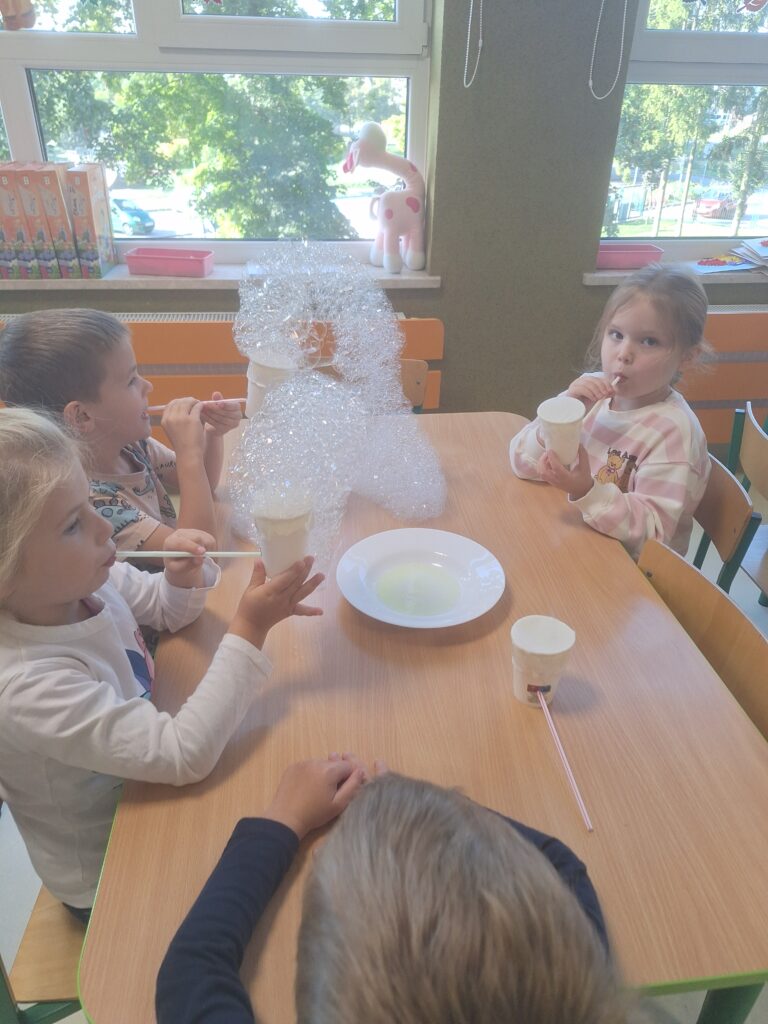 PROJEKT: "ALFABET LOGOPEDYCZNY" - GRUPA ŻYRAFKI 