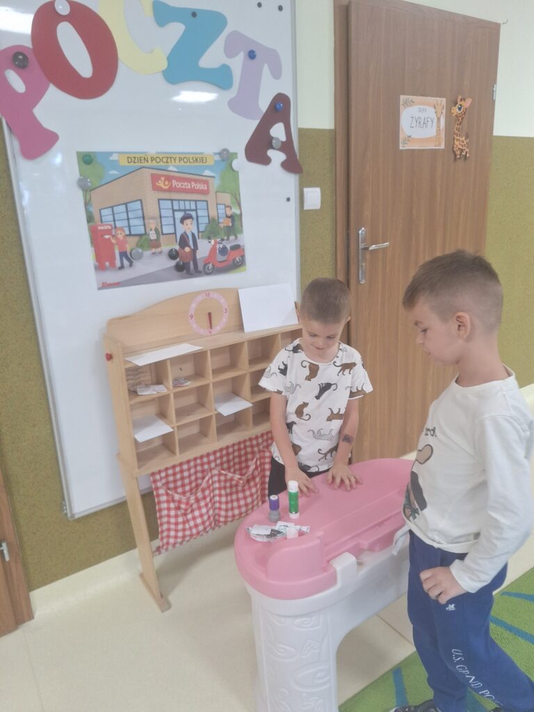 DZIEŃ POCZTY POLSKIEJ - GRUPA ŻYRAFKI