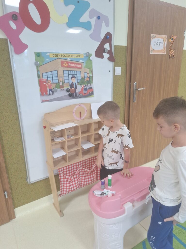 DZIEŃ POCZTY POLSKIEJ - GRUPA ŻYRAFKI