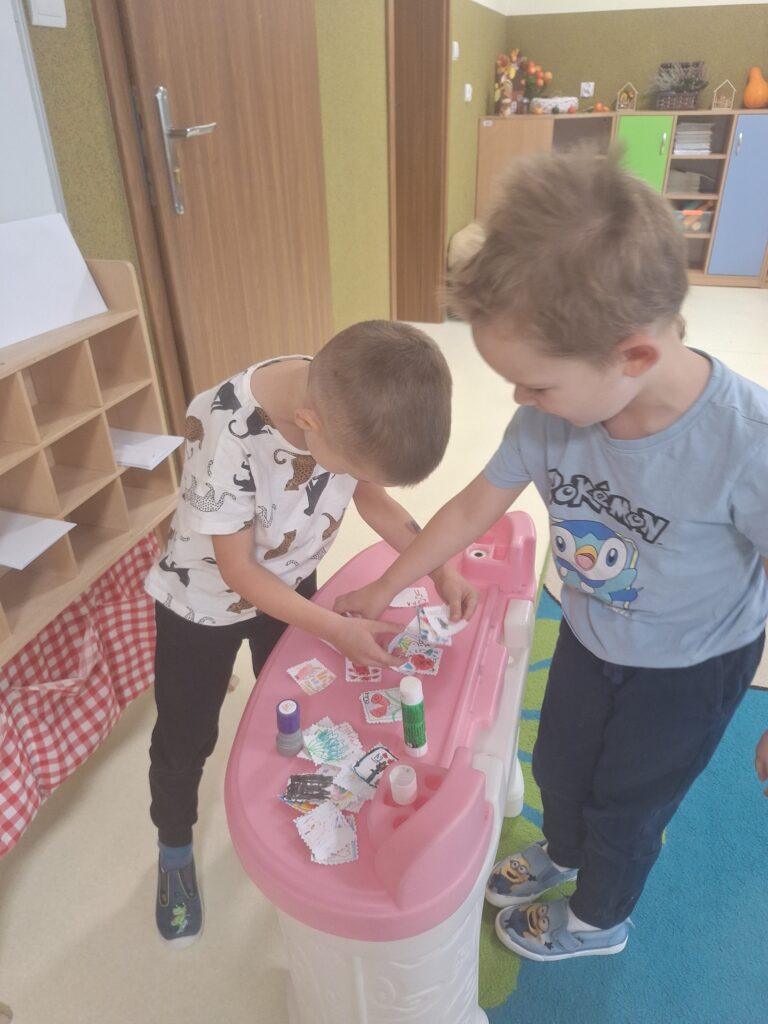 DZIEŃ POCZTY POLSKIEJ - GRUPA ŻYRAFKI