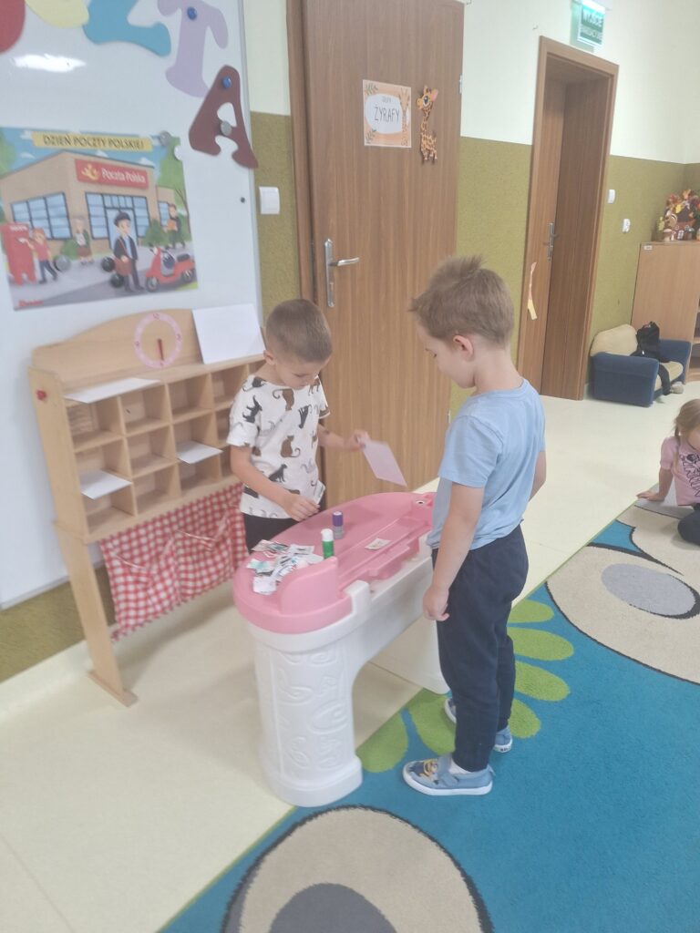 DZIEŃ POCZTY POLSKIEJ - GRUPA ŻYRAFKI