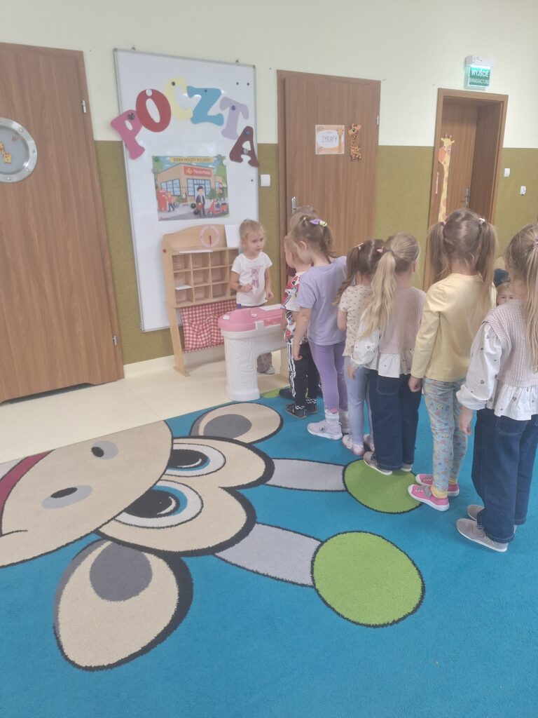 DZIEŃ POCZTY POLSKIEJ - GRUPA ŻYRAFKI