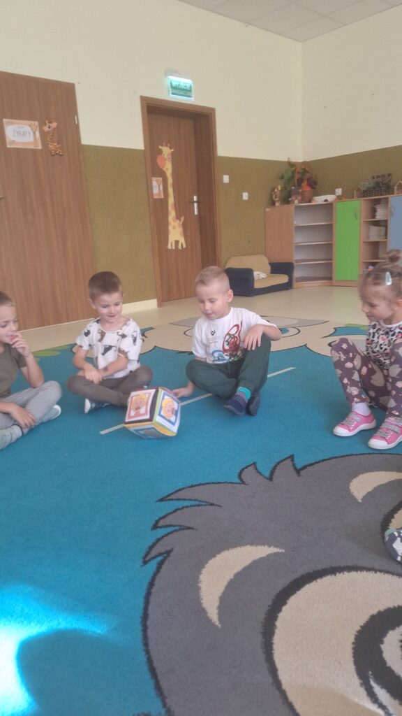 PROJEKT: "ALFABET LOGOPEDYCZNY" - GRUPA ŻYRAFKI 